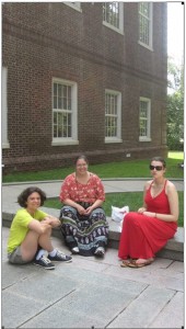 Ri Turner (center) with two friends from YIVO’s zumer program.