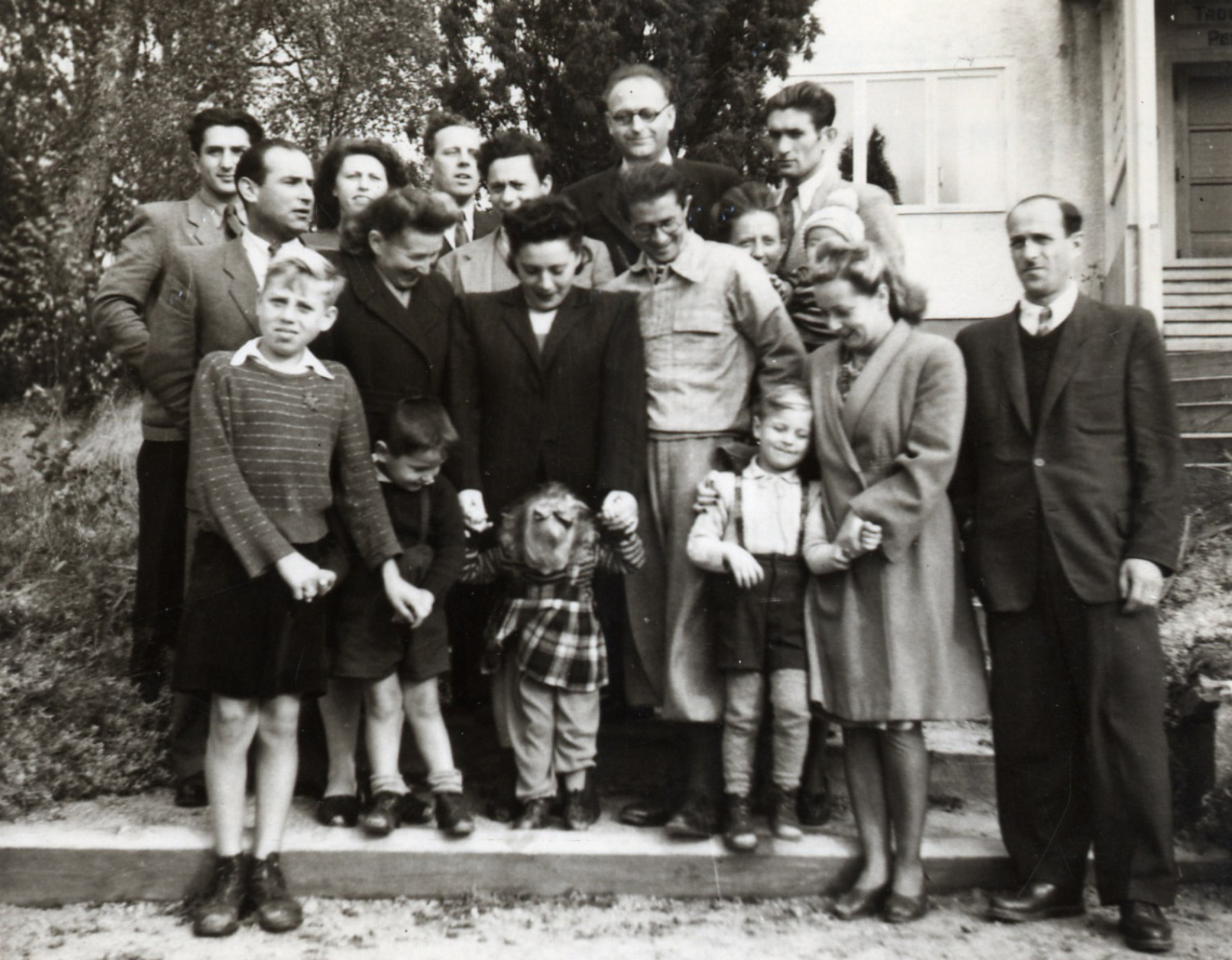 Jewish refugees brought to Sweden by the Jewish Labor Committee, 1947. YIVO Archives, RG 120 Territorial Photographs – Sweden, General)